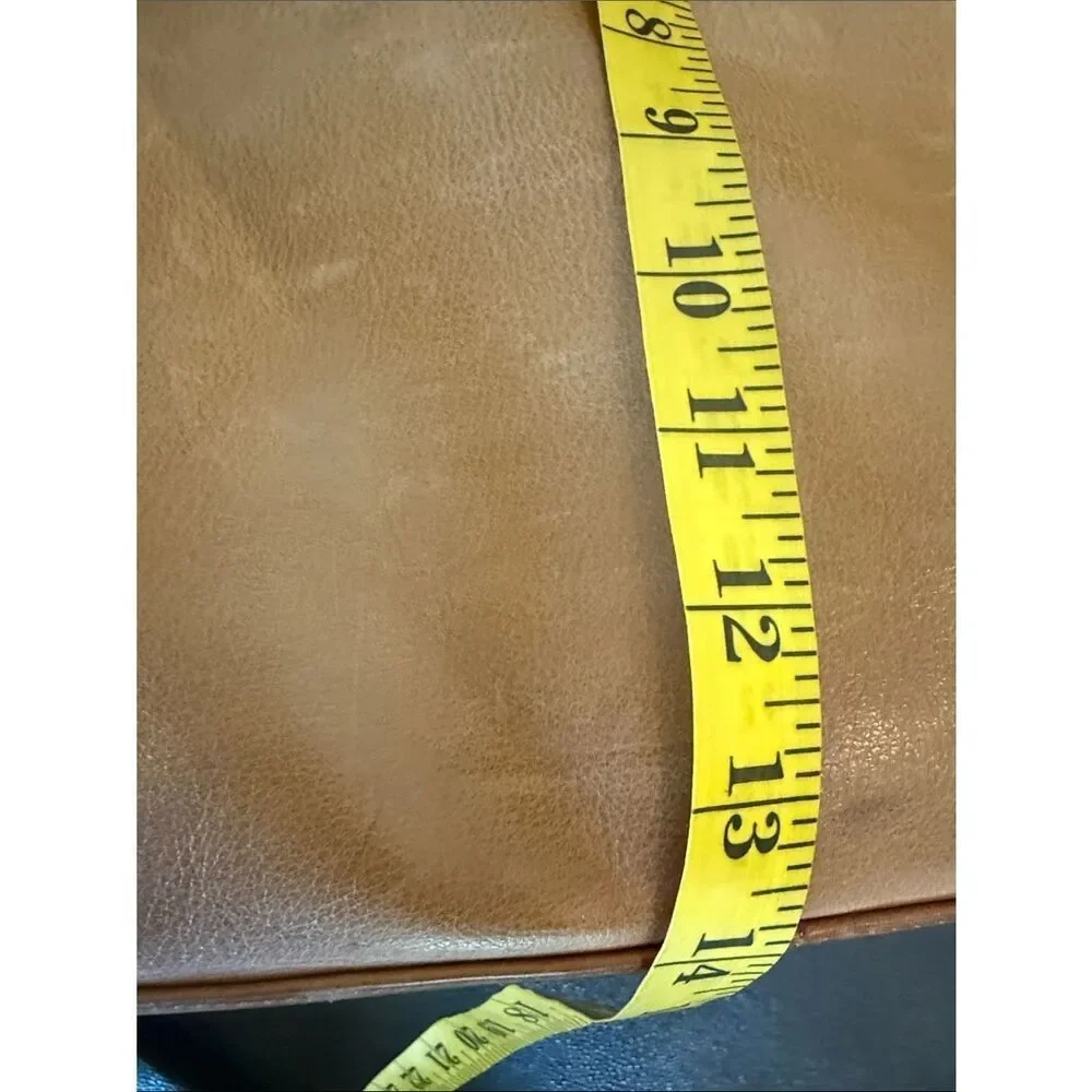 Boulder Ridge Classic Tan Leather Duffel Bag with  Zip Pocket shoulder strap
